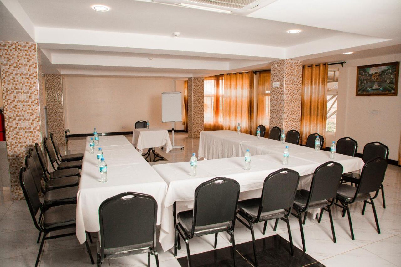 A1 Hotel And Resort Arusha Exterior photo